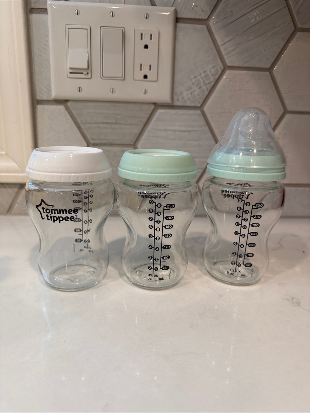 Tommee Tippee Clear Baby Bottles with White and Mint Lids (Set of 3)